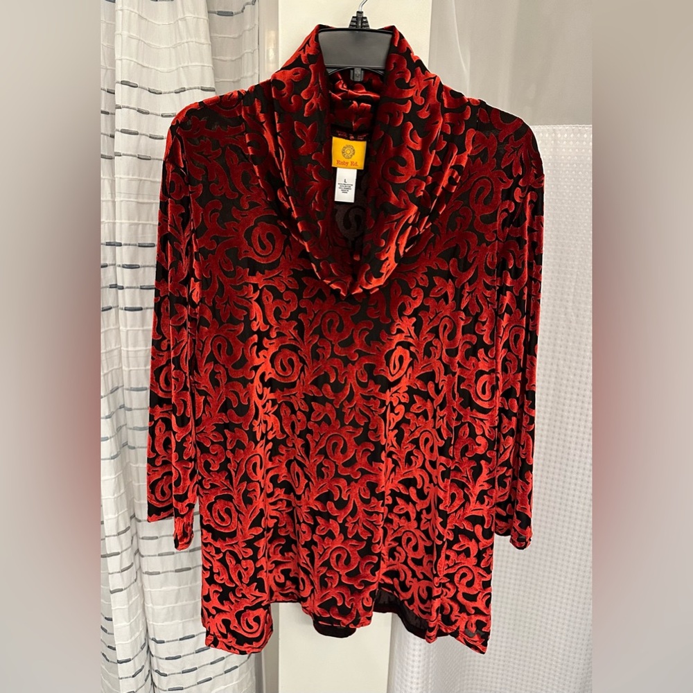 Ruby Rd. Red and black top Size L